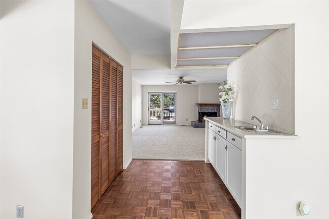Foto del edificio - 1109 Brittany Pkwy