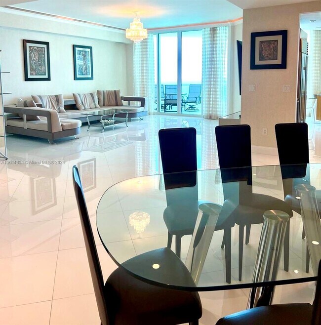 Building Photo - 16051 Collins Ave