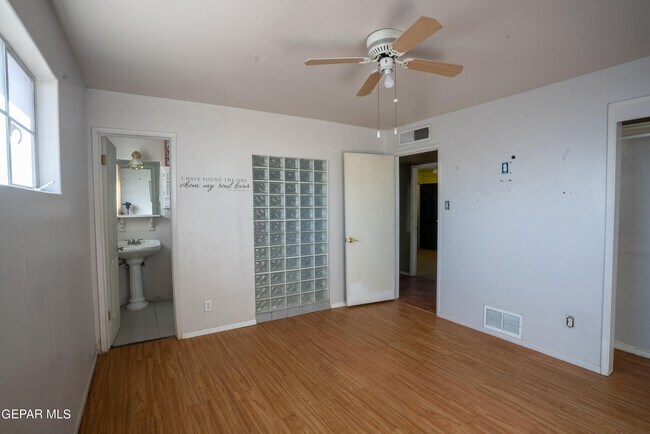 Building Photo - 1128 Winston Pl
