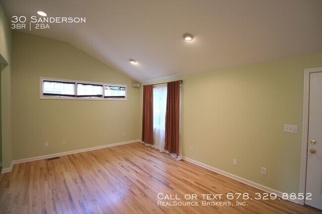 Foto del edificio - 30 Sanderson St NE