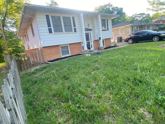 Foto del edificio - 1411 McDonald Ave