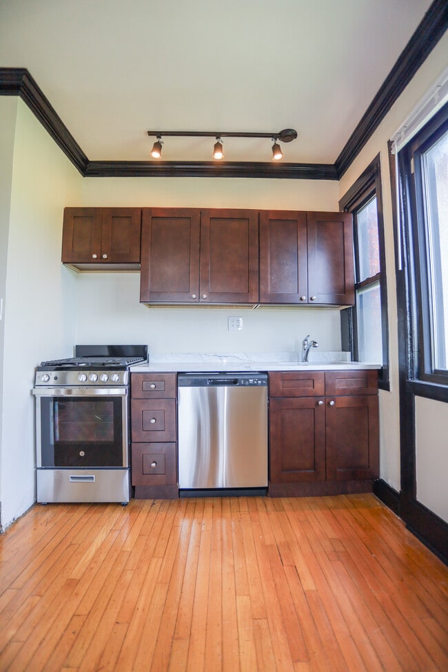 Building Photo - 4546 N Malden St