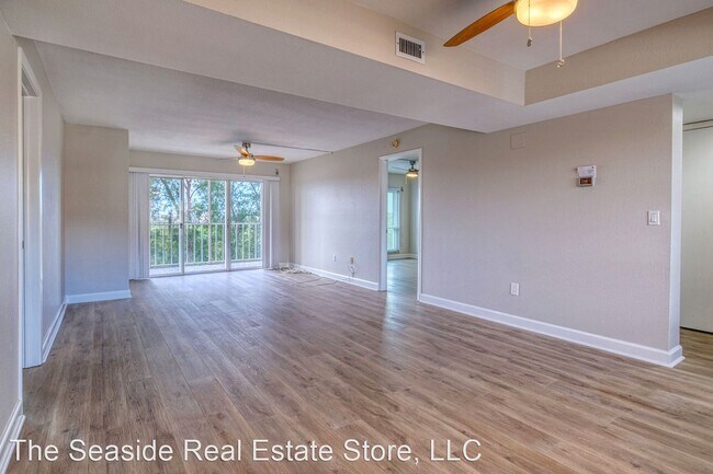 Building Photo - 9000 Commodore Dr