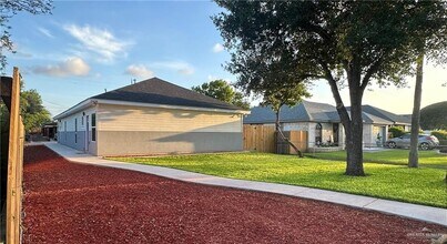 Building Photo - 2409 W Hackberry Ave