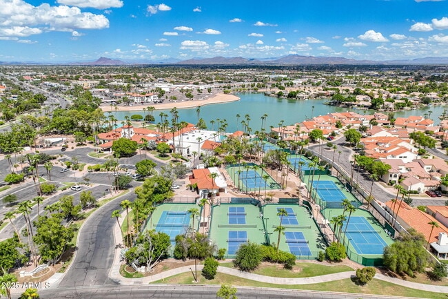 Building Photo - 2041 E Marquette Dr