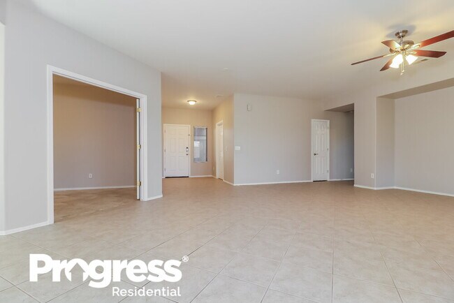 Building Photo - 5405 S 55th Ave