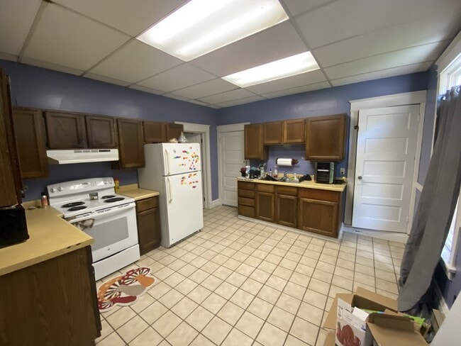 Foto del edificio - 3 Bed 2 Bath close to UWEC! Available June...