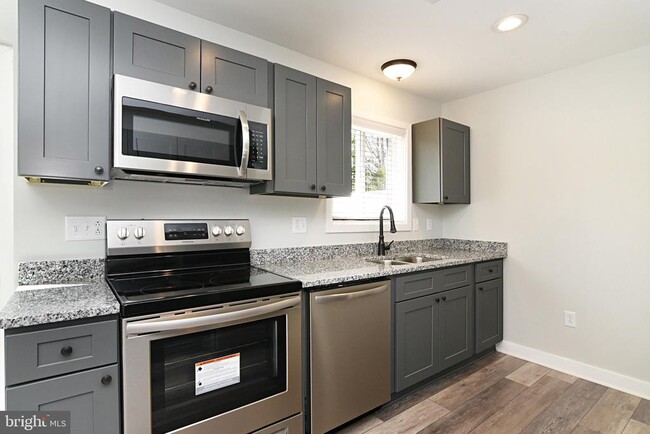 Building Photo - 16440 Combs Dr
