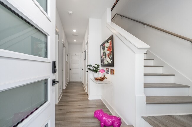 Foto del edificio - 8324 Springwood Cyn Ln