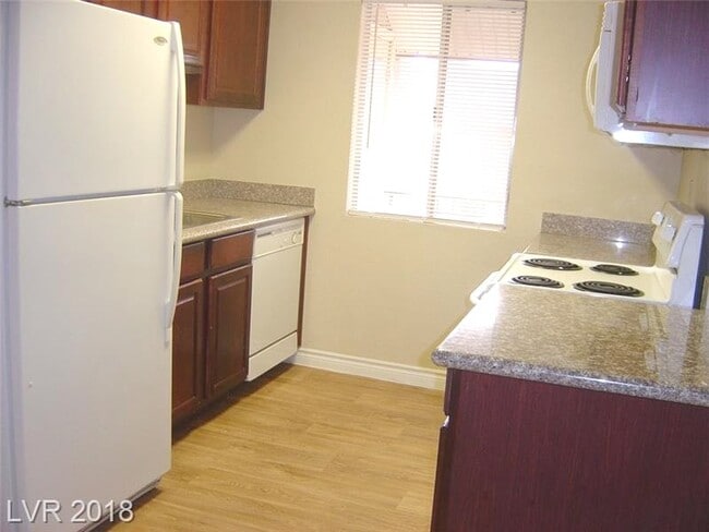 Building Photo - 5314 River Glen Dr