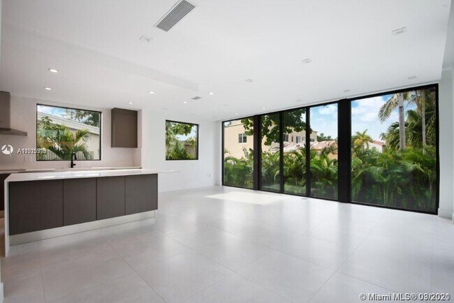 Foto del edificio - 4740 Alton Rd