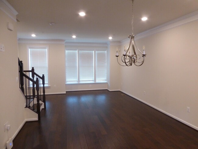 Building Photo - 634 Totten Mews NE