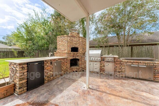 Building Photo - 4643 Fleet Dr