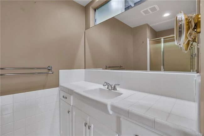 Building Photo - 43 Coronel Plaza