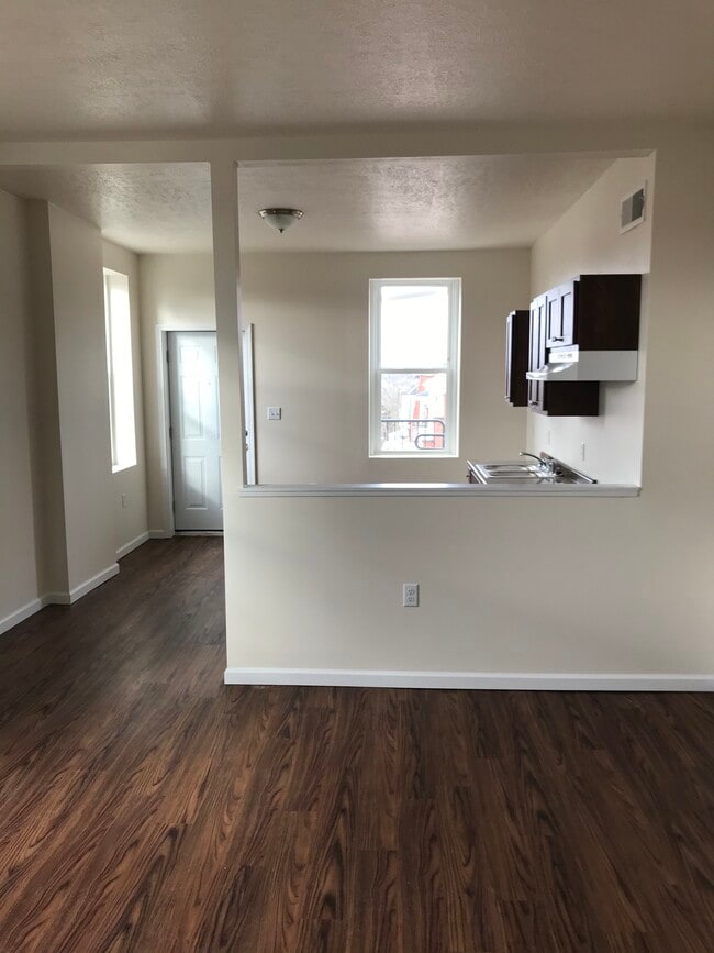 Building Photo - 3301 Iowa St