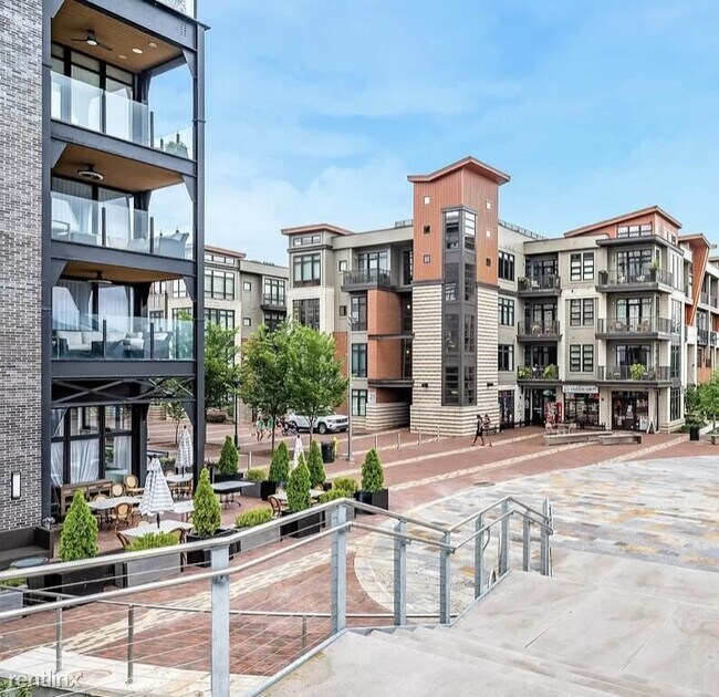 Foto del edificio - 1 br, 1 bath Condo - 129 Walnut St Unit 115