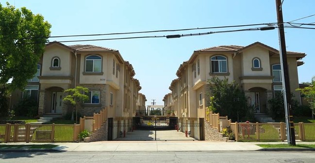 Primary Photo - 9252-9260 Elm Vista Dr