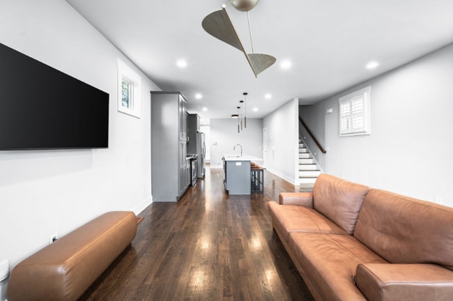 Building Photo - 1833 16th Ave N