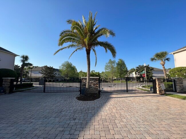 Foto del edificio - 638 Pinebranch Cir