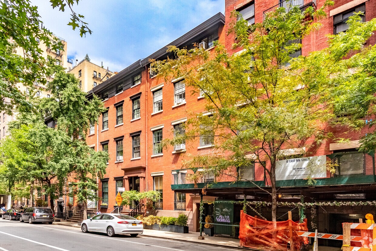 Foto del edificio - 13 E 9th St