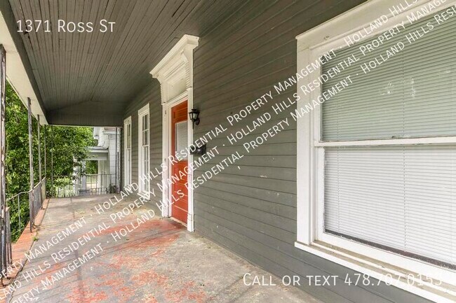 Building Photo - 1371 Ross St