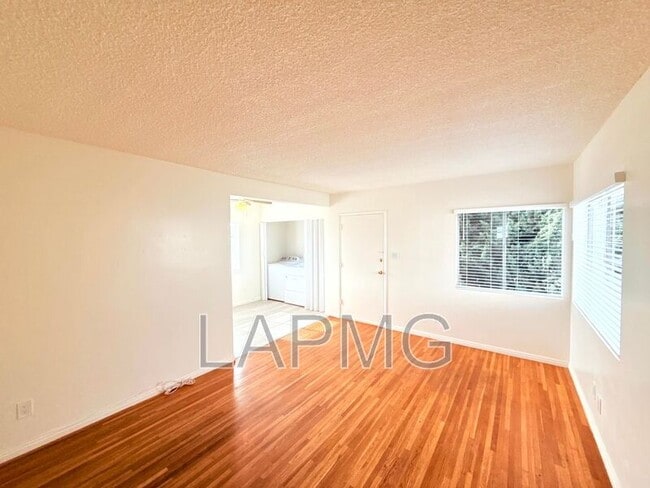 Photo - 624 W Riggin St House