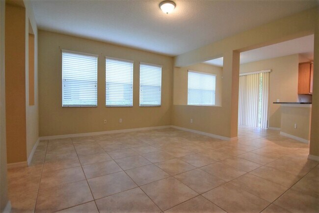 Foto del edificio - OVIEDO townhome with WATER VIEW, 3br 2.5ba...