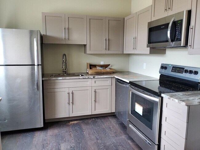 Cocina completa - 256 E Broadway