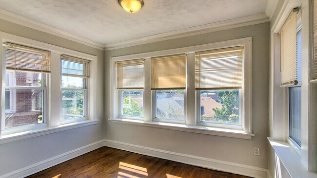 Building Photo - 8007 S Carpenter St