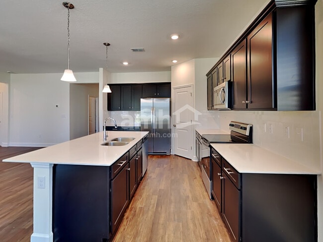 Building Photo - 1131 Walden Pond Dr