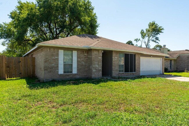 Foto del edificio - Charming & Spacious Home in La Porte!