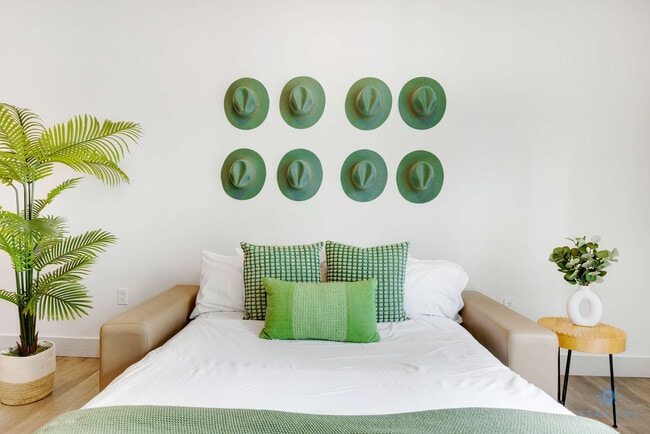 Building Photo - 777 N Ocean Dr