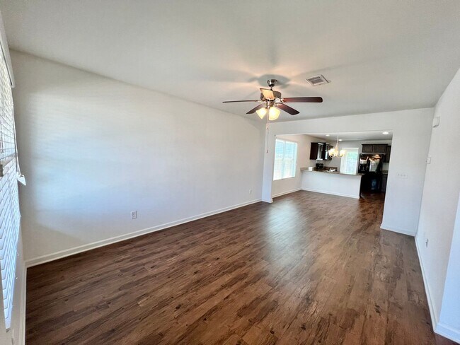 Foto del edificio - Home in Moundville, AL for Rent! COMING SOON!