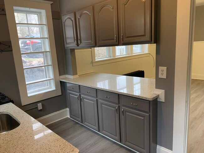 Foto del edificio - 128 E Wayne Ave