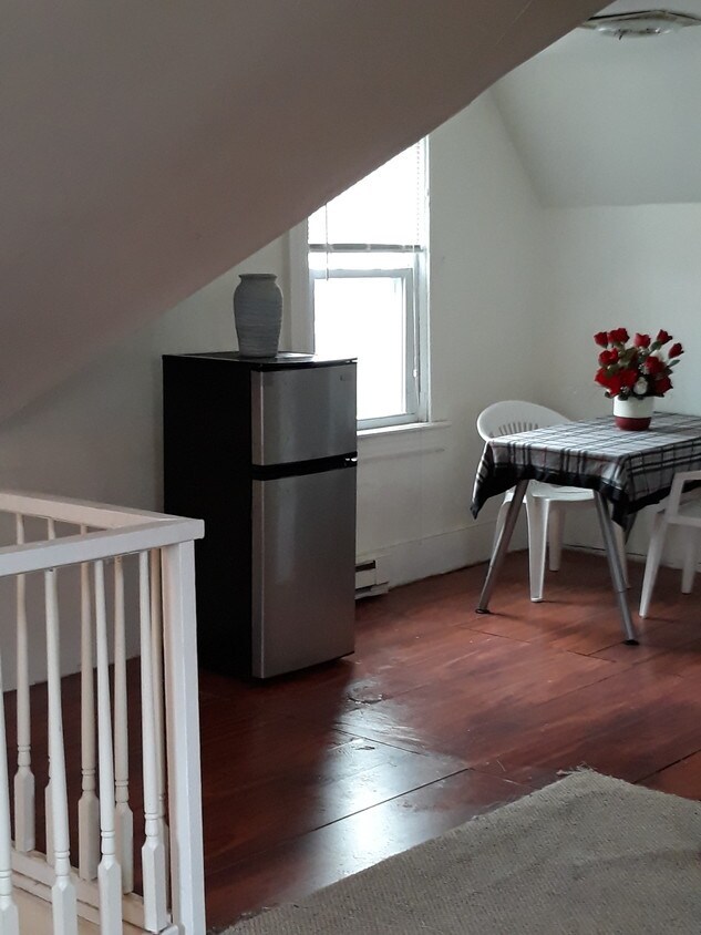 9 New St Unit N/A, Norwalk, CT 06855 Room for Rent in Norwalk, CT
