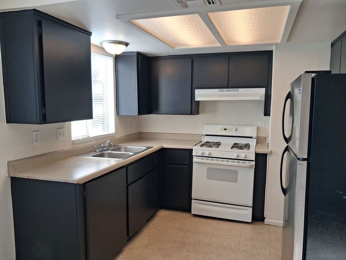 Foto del edificio - 4845 E Lane Ave