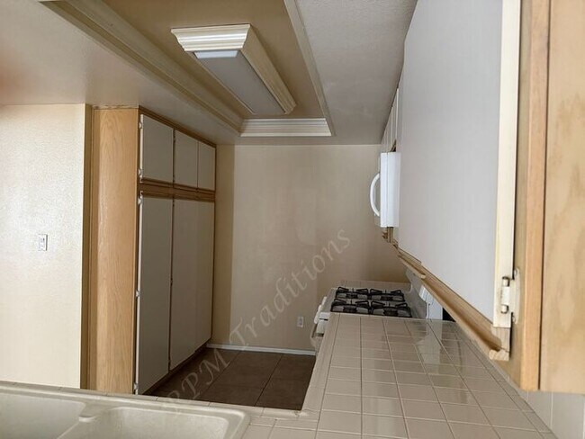 Foto del edificio - *** Please call us @ 661-266-1400 for info...