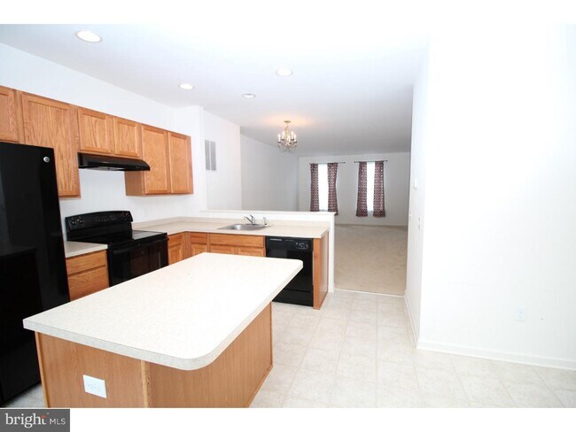 Foto del edificio - 50 Freeborn Ln