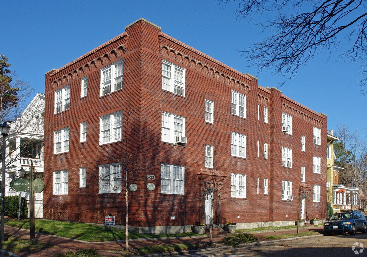 Hampton Crest Apartments in Portsmouth, VA