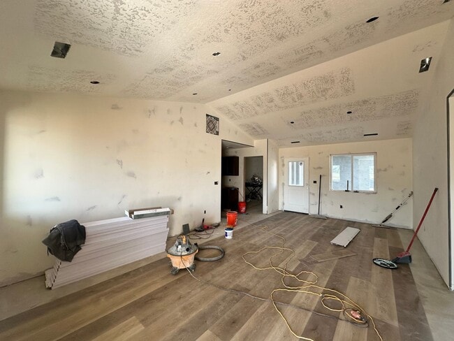 Foto del edificio - Coming Soon! Brand New Construction - 3 bedroom- 2 bath 4 Plex