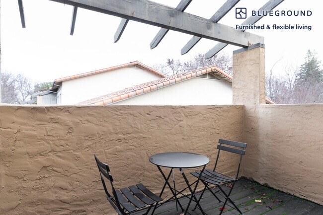 Foto del edificio - 1600 Villa St