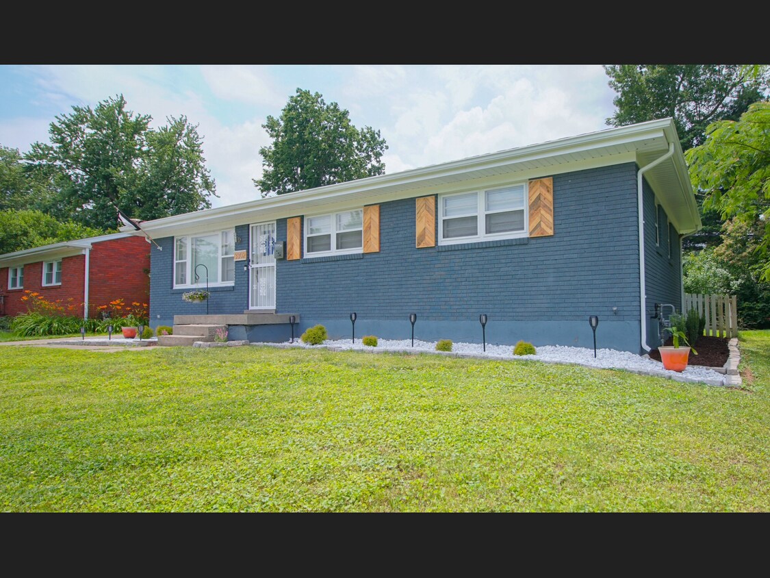 3302 Dogwood Dr, Louisville, KY 40220 House Rental in Louisville, KY
