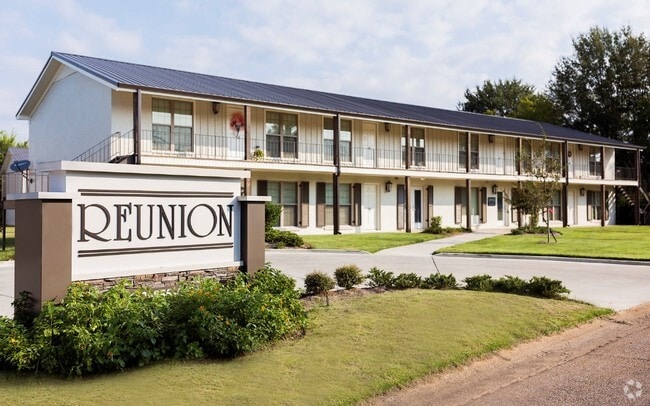 Building Photo - The Reunion
