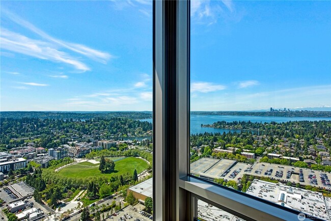 Foto del edificio - 3Bd/2.5Ba Bellevue Condo