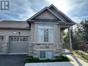 Building Photo - 17 Lakewood Crescent