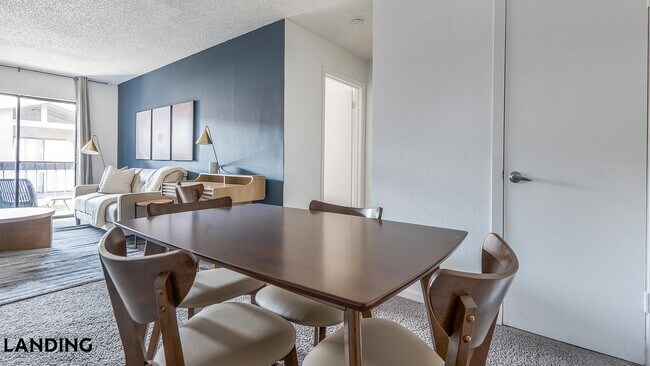 Foto del edificio - 1071 Clayton Ln
