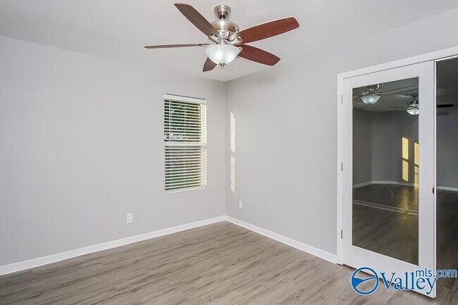 Building Photo - 3703 Avalon Lake Dr SW