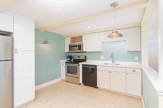 Kitchen 1 - 267 Neck St