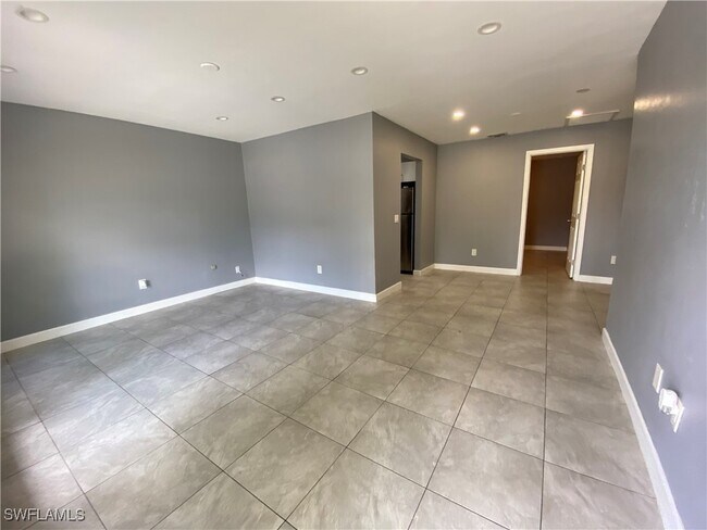 Foto del edificio - 4186 Pine Drop Ln