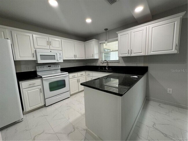 Foto del edificio - 461 E Gilchrist Ct